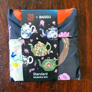 BAGGU x The Met Standard teapot bag, NWT.
